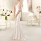 Unternehmen 27 Bild HOCHZEITS-TRÄUME EINES DER GRÖSSTEN FACHGESCHÄFTE FÜR BRAUT-, ABEND-UND HERRENMODE IN DER SCHWEIZ Textil/Bekleidung am Stans NW