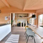 Immagine 4 azienda HOLZ100 SCHWEIZ AG Zimmerarbeiten, Holzbauarbeiten in Steinen SZ