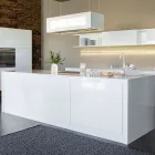 Unternehmen 19 Bild SCHMID AG KÜCHENBAU Tischlerarbeiten am Uetendorf BE