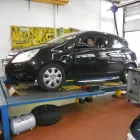 Unternehmen 3 Bild TOURING-GARAGE & CARROSSERIE STEFAN BAUR AG Kfz-/Zweirad-Dienstleistungen am Berikon AG