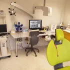 Immagine 1 azienda ZAHNARZTPRAXIS DR. MED. DR. MED. DENT. MARKUS HUWILER Ärzte in Spiez BE