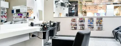 Unternehmen 8 Bild ARTISTILE DAMEN- & HERRENSALON Textil/Bekleidung am Zurich ZH