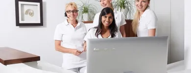 Unternehmen 4 Bild DR. MED. DENT. ANKE BENOIT Ärzte am Zürich ZH