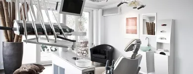 Unternehmen 6 Bild DR. MED. DENT. JAN MUNZINGER Ärzte am Zurich ZH