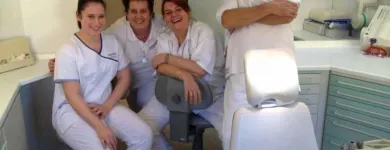Unternehmen 2 Bild DR. MED. DENT. JÜRG SCHENK Ärzte am Bubendorf BL