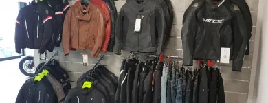 Immagine 15 azienda DUPASQUIER MOTOS Tischlerarbeiten in Sorens FR