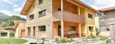 Immagine 2 azienda HOLZ100 SCHWEIZ AG Zimmerarbeiten, Holzbauarbeiten in Steinen SZ