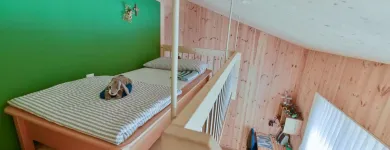 Immagine 30 azienda HOLZ100 SCHWEIZ AG Zimmerarbeiten, Holzbauarbeiten in Steinen SZ