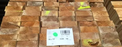 Immagine 21 azienda HOLZ100 SCHWEIZ AG Zimmerarbeiten, Holzbauarbeiten in Steinen SZ