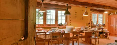 Immagine 23 azienda HOLZ100 SCHWEIZ AG Zimmerarbeiten, Holzbauarbeiten in Steinen SZ
