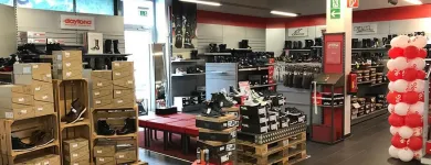 Immagine 10 azienda POLO MOTORRAD STORE ST. GALLEN Textil/Bekleidung in St. Gallen SG