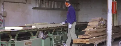 Unternehmen 4 Bild RENGGLI SCHREINEREI AG Zimmerarbeiten, Holzbauarbeiten am Basel BL