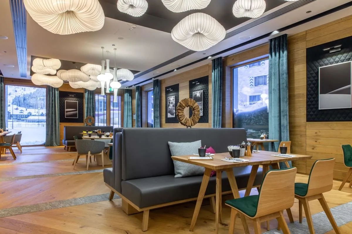 Unternehmen 51 Bild RADISSON BLU HOTEL REUSSEN, ANDERMATT