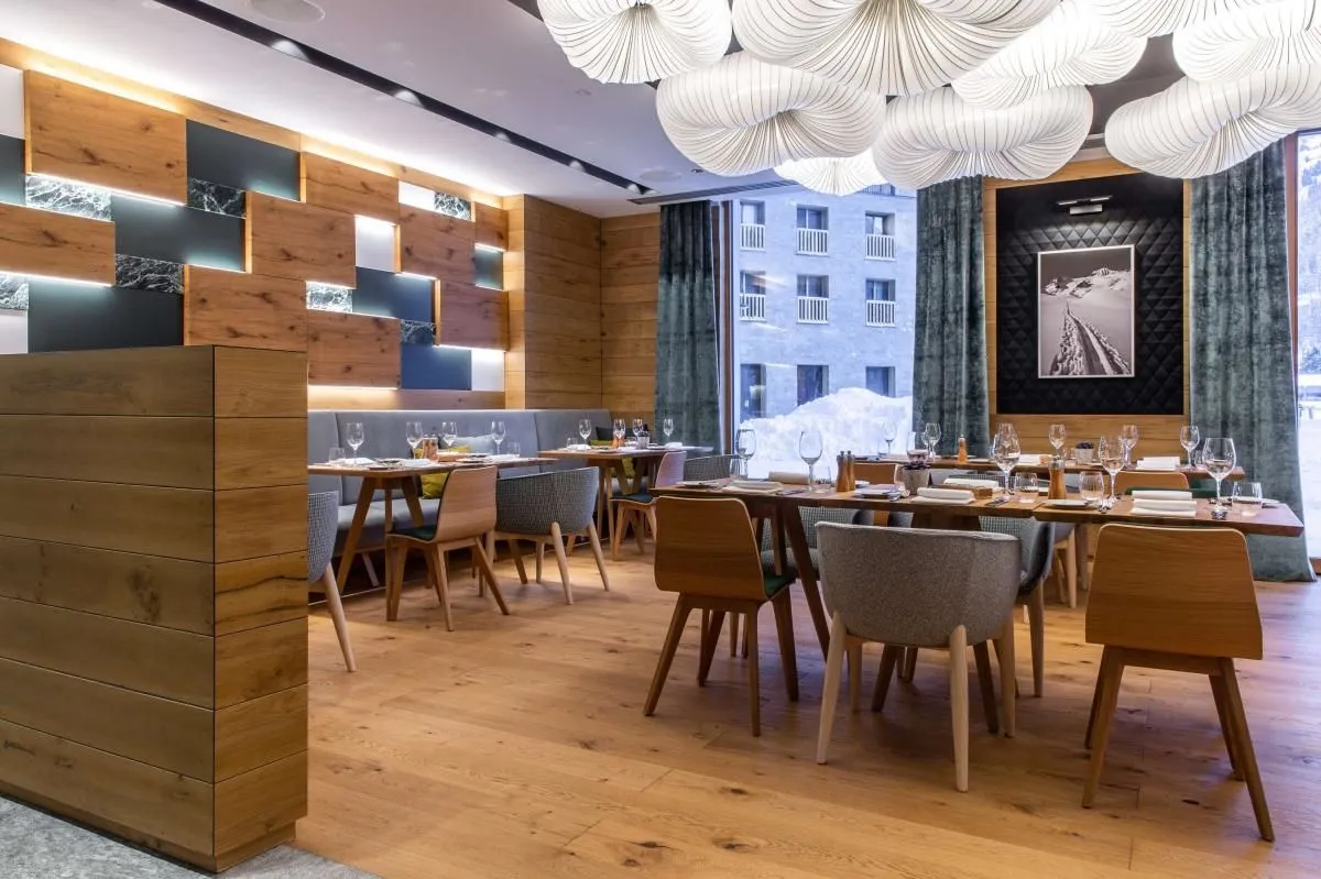 Unternehmen 52 Bild RADISSON BLU HOTEL REUSSEN, ANDERMATT