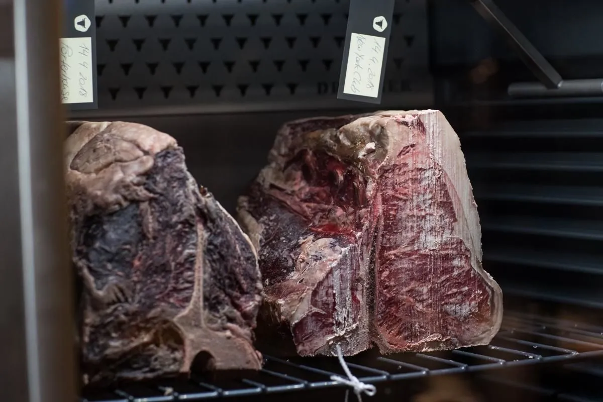 Unternehmen 11 Bild SIMON'S STEAKHOUSE GRILL & RESTAURANT & BAR