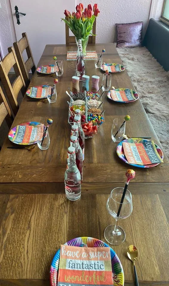 Unternehmen 3 Bild BAR ALTE LIEBE MELANIE UND MARTA TSCHUDIN