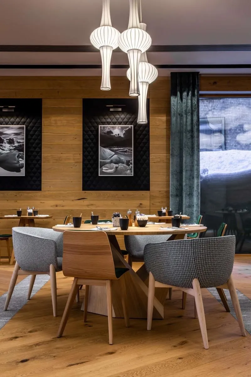 Unternehmen 9 Bild RADISSON BLU HOTEL REUSSEN, ANDERMATT
